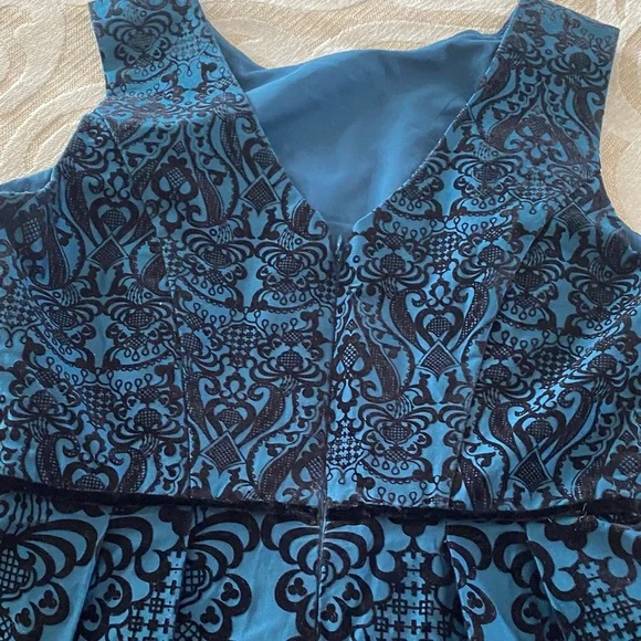 Beige by ECI Teal Black Velvet Scroll A-Line Fit & Flare  Dress Size 6 - Picture 8 of 11